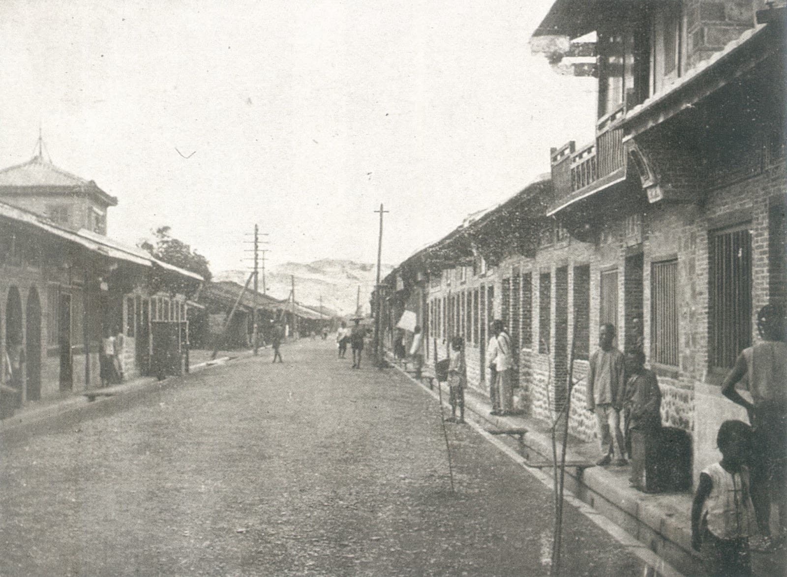 A street in Gilan around 1890. Wu Sha led settlers from Zhangzhou, Quanzhou and Guangdong into Kavalan in 1796 and threw up an earth stockade — the place that became Toucheng.