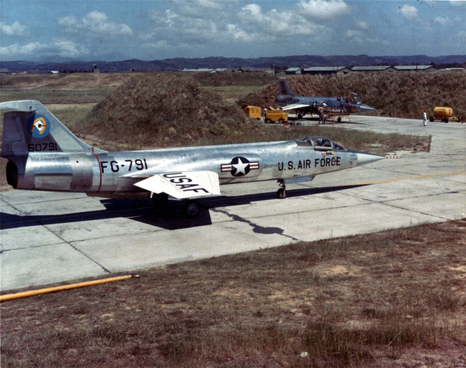 Taoyuan Air Base, 15 September 1958. F-104A Starfighters of the U.S. Air Force's 83rd Fighter Interceptor Squadron on the apron; the deployment, code-named Jonah Able, put America's newest interceptor on Taiwan. Three weeks into the shelling.