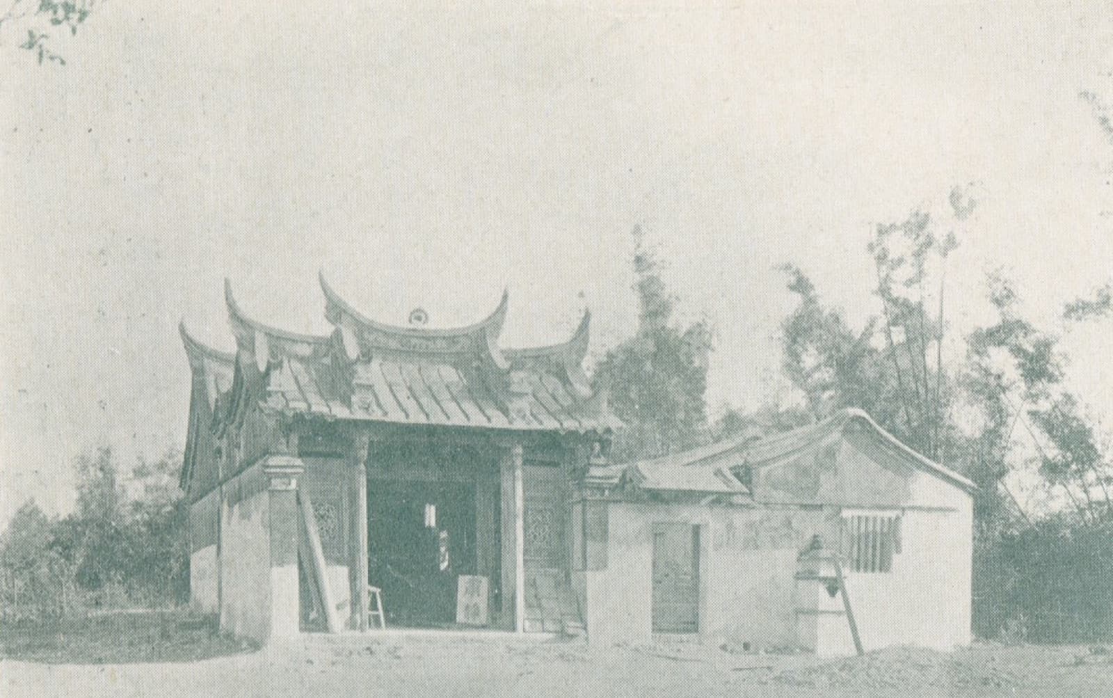 The Ningjing shrine in a 1912 railway guidebook. The Japanese wrote Ming-Zheng sites into their tourist routes — restoring them, and at the same time rewriting how such places were to be remembered.
